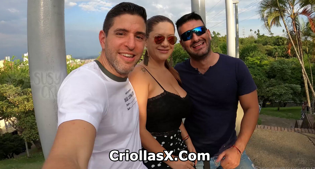 susycruz Colombiana tiene sexo en un auto para onlyfans colombia
